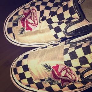 Checkerboard rose vans